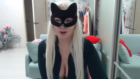 Emily online show from February 8, 3:15 pm