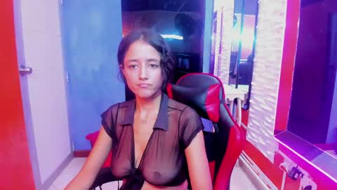 Snapshot of emily_zc1 chatting on April 23, 6:54 pm EMILY online show from April 23, 6:54 pm