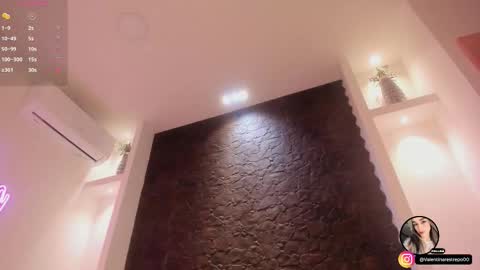 emilyallen_1 online show from December 15, 4:06 am