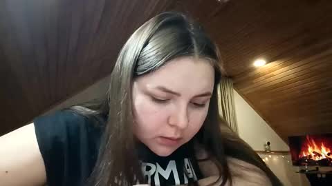 emilyar online show from April 21, 7:50 pm
