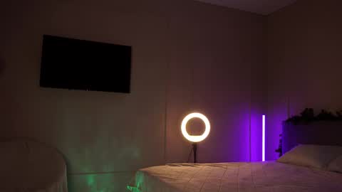 emilybatee online show from February 21, 7:10 pm