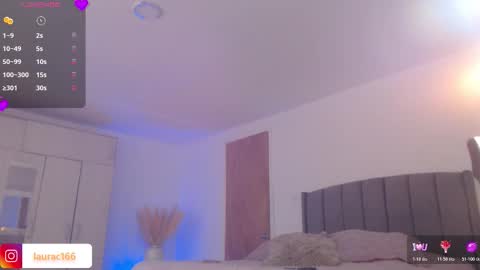 Snapshot of emilybennett chatting on October 25, 4:57 pm Emily online show from October 25, 4:57 pm