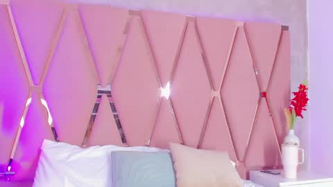Snapshot of emilyblack_1 chatting on June 4, 10:49 pm Emily online show from June 4, 10:49 pm