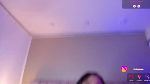 Snapshot of emilyboobss chatting on September 19, 4:47 am Emily online show from September 19, 4:47 am