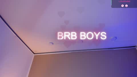 Snapshot of emilyboobss chatting on October 8, 5:27 am Emily online show from October 8, 5:27 am