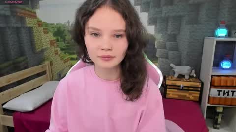 Snapshot of emilychaves chatting on October 13, 6:19 pm Emilyhaves online show from October 13, 6:19 pm