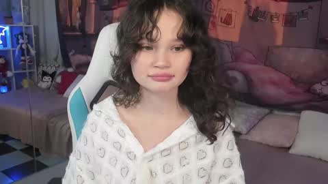 Snapshot of emilychaves chatting on November 22, 5:01 pm Emilyhaves online show from November 22, 5:01 pm