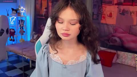 Snapshot of emilychaves chatting on December 15, 6:17 am Emilyhaves online show from December 15, 6:17 am