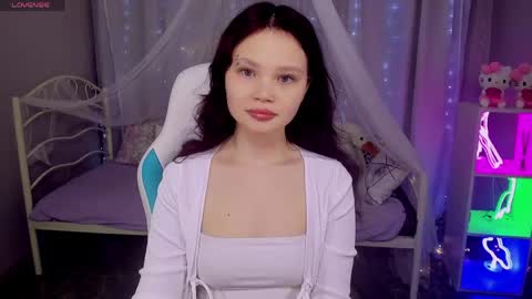 Emilyhaves online show from May 12, 7:27 am