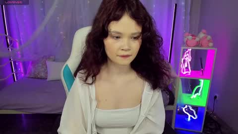 Emilyhaves online show from May 24, 6:29 am