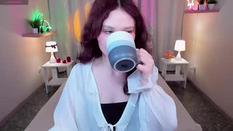 Emilyhaves online show from June 3, 8:06 am