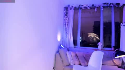 Emily online show from April 24, 10:50 am