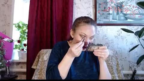 EmilyDoth online show from February 21, 5:19 am