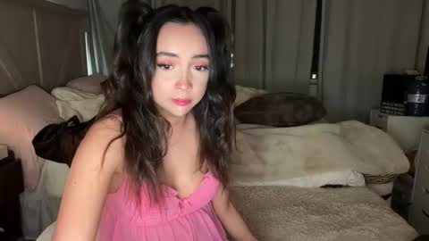 Snapshot of emilyfawn chatting on March 10, 5:34 am emilyfawn online show from March 10, 5:34 am