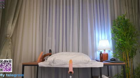 Snapshot of emilyfinne chatting on December 18, 4:07 am Emily Lovense is activeThere are legends that in this room all your wishes can come true Private is Open online show from December 18, 4:07 am