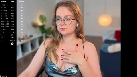 Emily  online show from November 4, 12:15 pm