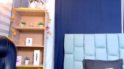 Emily online show from July 30, 11:15 pm