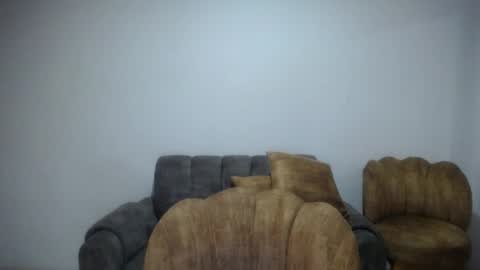 Snapshot of emilyhines__ chatting on May 8, 12:05 am Emilyhines online show from May 8, 12:05 am