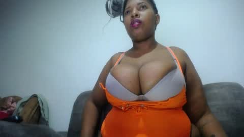 Snapshot of emilyhines__ chatting on May 13, 10:27 pm Emilyhines online show from May 13, 10:27 pm