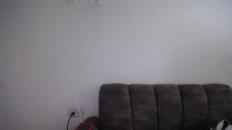 Snapshot of emilyhines__ chatting on May 15, 8:38 pm Emilyhines online show from May 15, 8:38 pm
