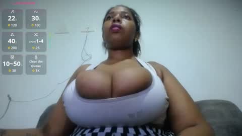 Snapshot of emilyhines__ chatting on July 30, 8:30 pm Emilyhines online show from July 30, 8:30 pm