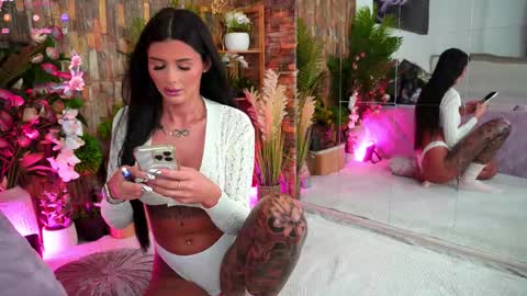 Snapshot of emilyhudsson chatting on September 9, 5:34 pm Emily  online show from September 9, 5:34 pm