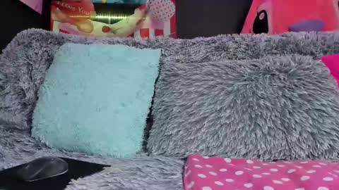 Emily Jhonson online show from February 17, 1:21 pm