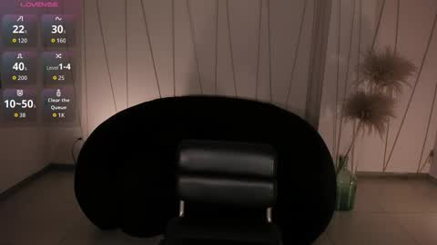 Snapshot of emilyjohnsonx chatting on November 22, 1:26 am Emily online show from November 22, 1:26 am