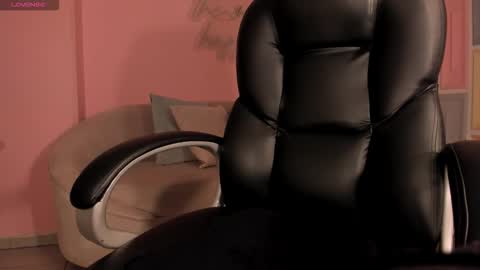 Snapshot of emilyjohnsonx chatting on December 14, 11:42 pm Emily online show from December 14, 11:42 pm