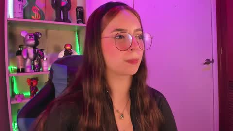 Snapshot of emilykarterr chatting on January 24, 3:55 pm VALEEEN online show from January 24, 3:55 pm