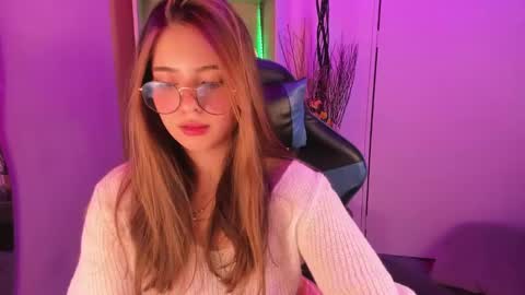 Snapshot of emilykarterr chatting on February 14, 7:02 pm VALEEEN online show from February 14, 7:02 pm