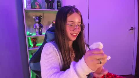 Snapshot of emilykarterr chatting on March 2, 3:59 pm VALEEEN online show from March 2, 3:59 pm