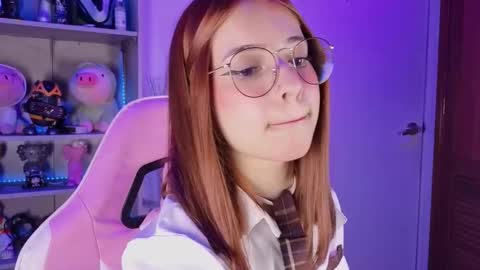 Snapshot of emilykarterr chatting on November 24, 5:34 pm VALEEEN online show from November 24, 5:34 pm