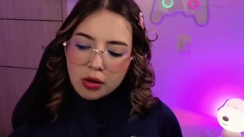 Snapshot of emilykarterr chatting on June 19, 3:16 pm VALEEEN online show from June 19, 3:16 pm