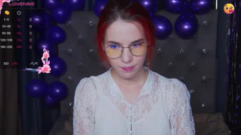 EmilyKents online show from November 28, 12:35 am