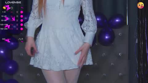 EmilyKents online show from November 29, 2:03 am