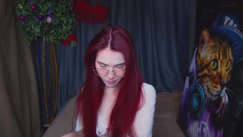 EmilyKents online show from December 15, 12:59 am