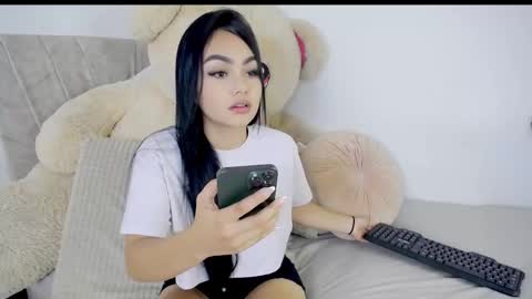 Snapshot of emilylittle___ chatting on October 28, 7:38 pm EMI online show from October 28, 7:38 pm