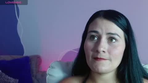 Snapshot of emilylondon_22 chatting on April 8, 1:33 pm Emily online show from April 8, 1:33 pm