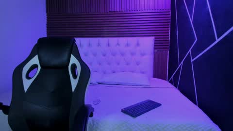 Snapshot of emilymora1_ chatting on May 26, 5:36 am emilymora1_ online show from May 26, 5:36 am
