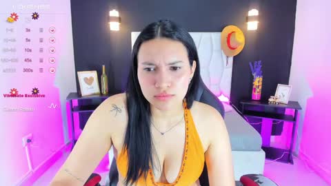 emilymorgan__ online show from April 21, 7:39 pm