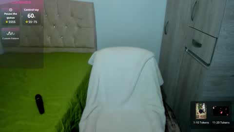 Emily online show from November 24, 11:54 am