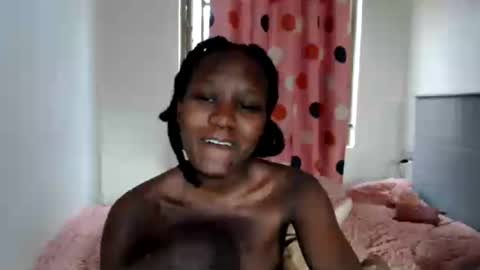 Snapshot of emilyposha chatting on July 17, 1:40 pm Emilly online show from July 17, 1:40 pm