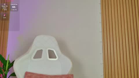 Snapshot of emilyrive chatting on November 19, 9:31 am Emily online show from November 19, 9:31 am