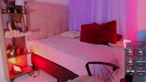 Snapshot of emilyrousex chatting on November 22, 6:07 pm emilyrousex online show from November 22, 6:07 pm