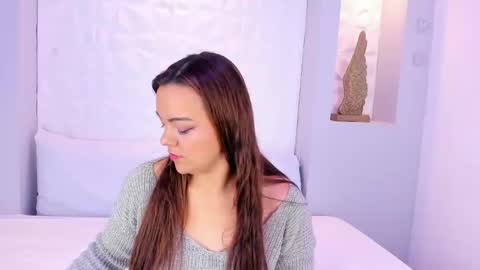 EMILY online show from November 24, 7:13 pm