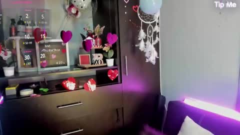 Emy online show from February 14, 5:53 pm