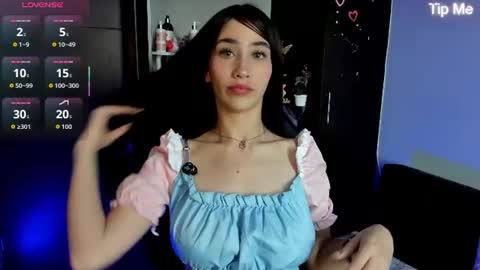 Snapshot of emilytafur chatting on June 14, 9:17 pm Emy online show from June 14, 9:17 pm