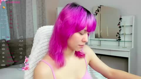 Snapshot of emilytrase chatting on May 19, 1:22 am Betty online show from May 19, 1:22 am