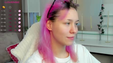 Snapshot of emilytrase chatting on May 31, 1:14 am Betty online show from May 31, 1:14 am